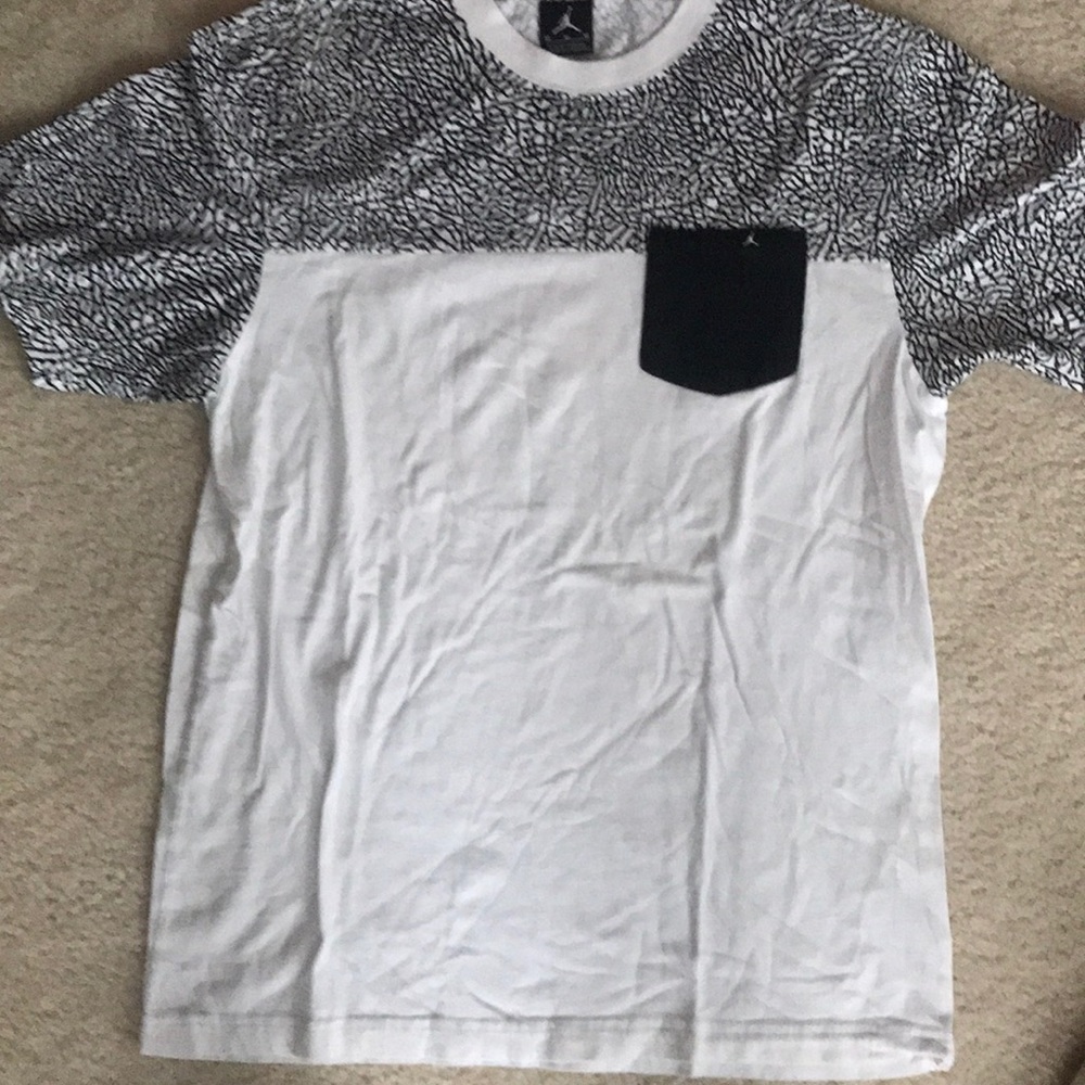jordan white and black pocket T shirt